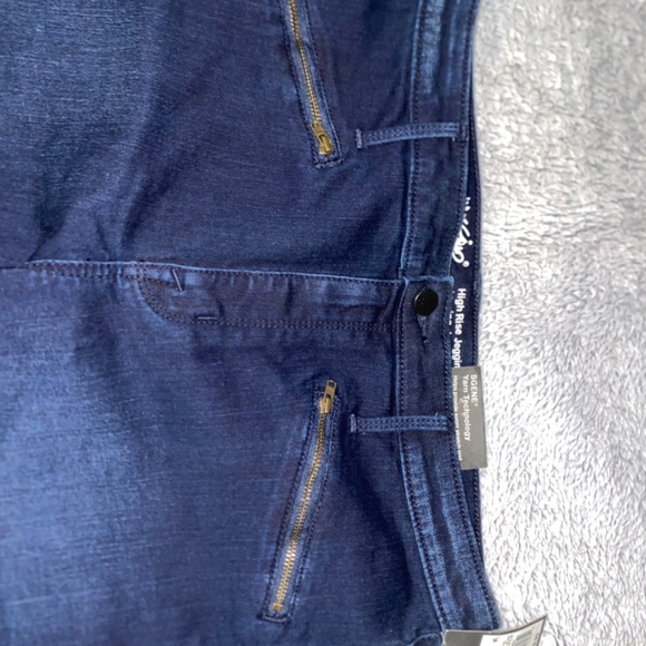 Mission High Rise Jeans - Picture 3 of 10